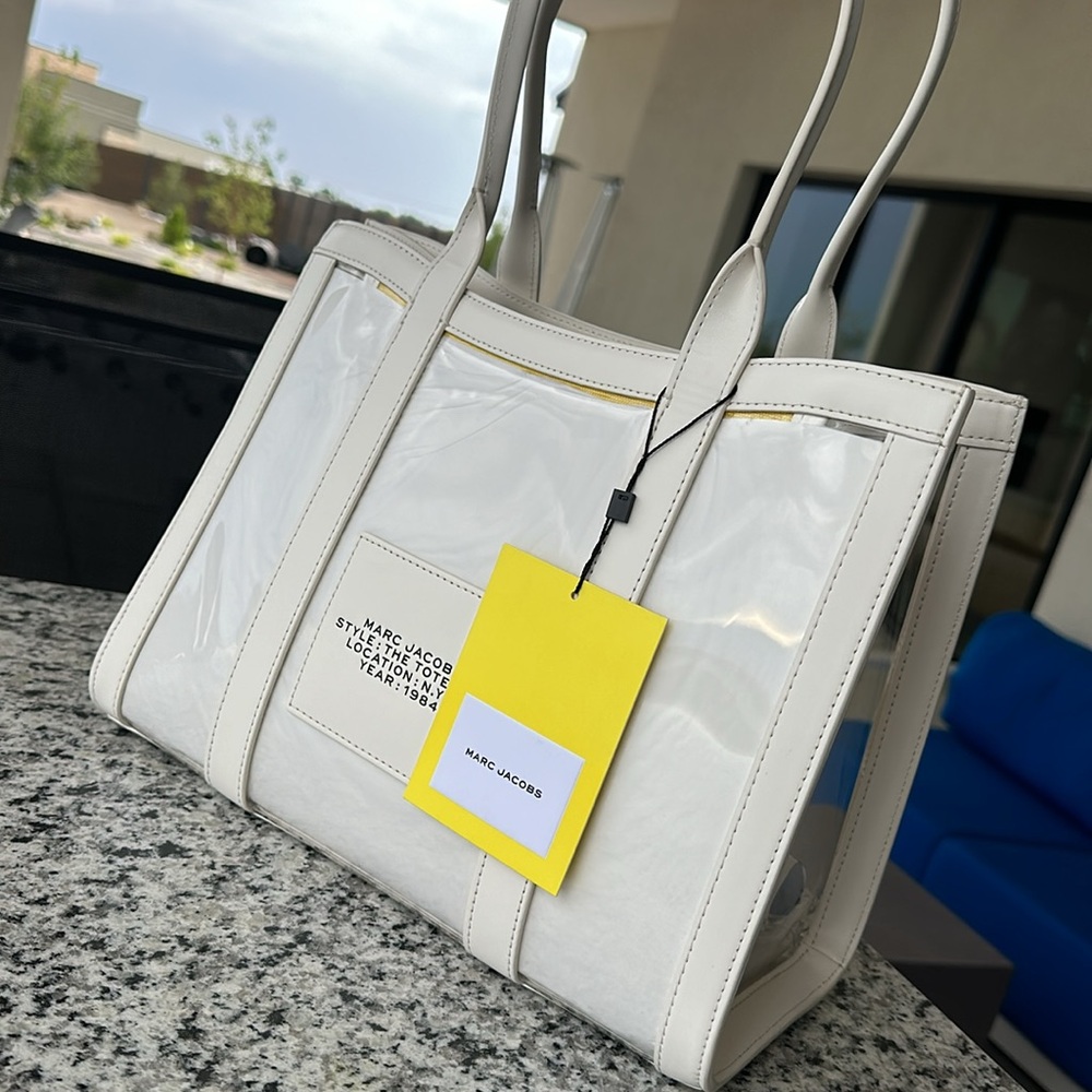 BRAND NEW LARGE THE CLEAR TOTE BAG BY MARC JACOBS! - Picture 11 of 17